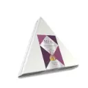 NİA CHOCOLATE ÇİKOLATALI İNCİR - RUBY - ORMAN MEYVELİ DOLGULU - 210 G ÜÇGEN KUTU - HEDİYELİK PREMİUM TASARIM
